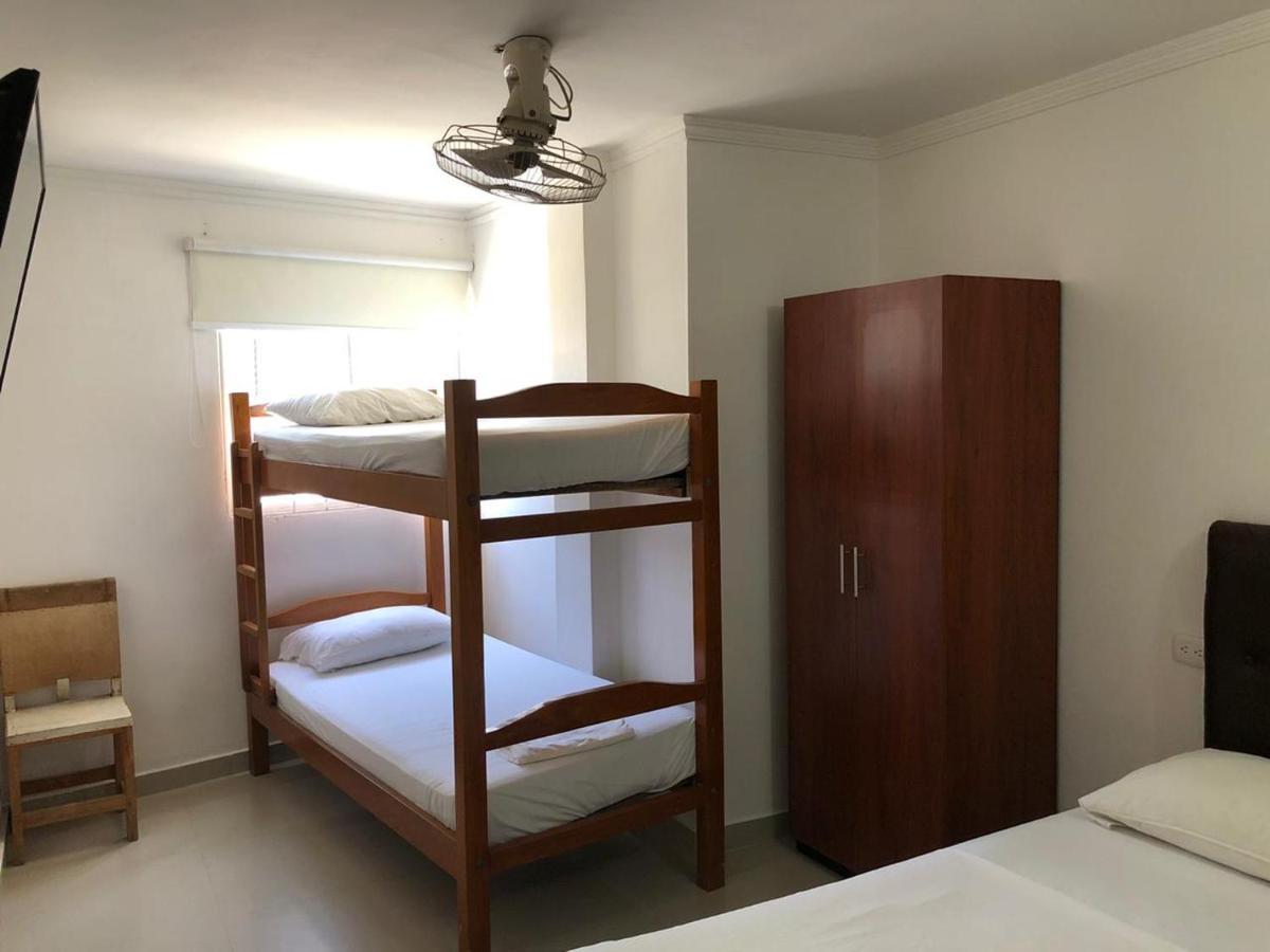 Hotel Aeromar Central Санта Марта Екстериор снимка