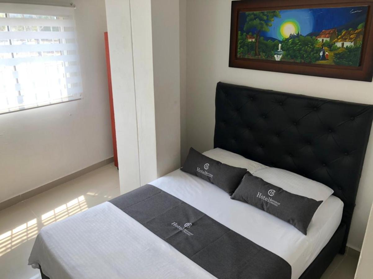 Hotel Aeromar Central Санта Марта Екстериор снимка