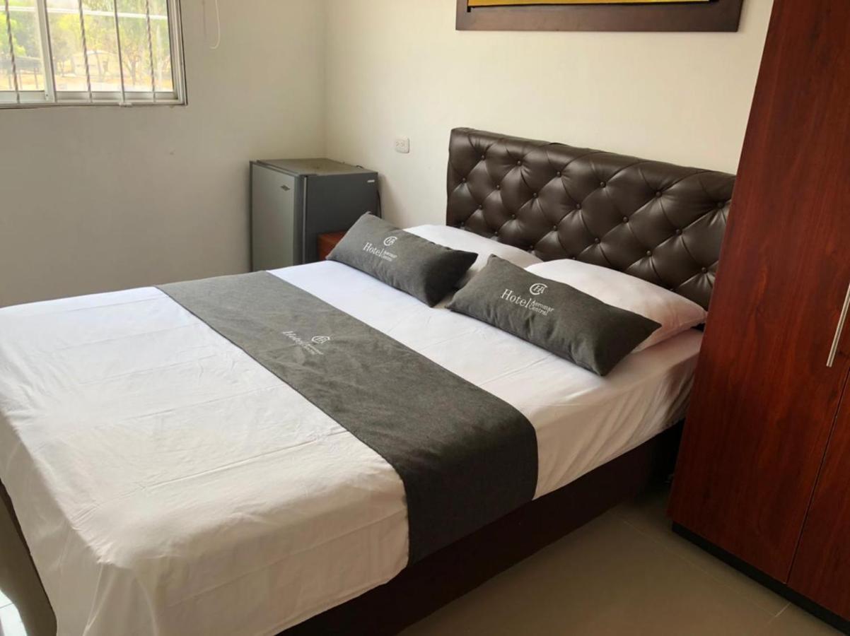 Hotel Aeromar Central Санта Марта Екстериор снимка