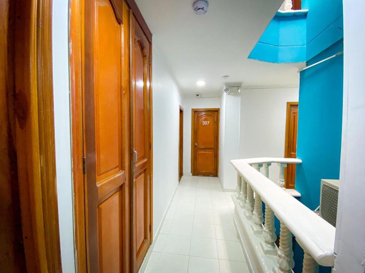 Hotel Aeromar Central Санта Марта Екстериор снимка