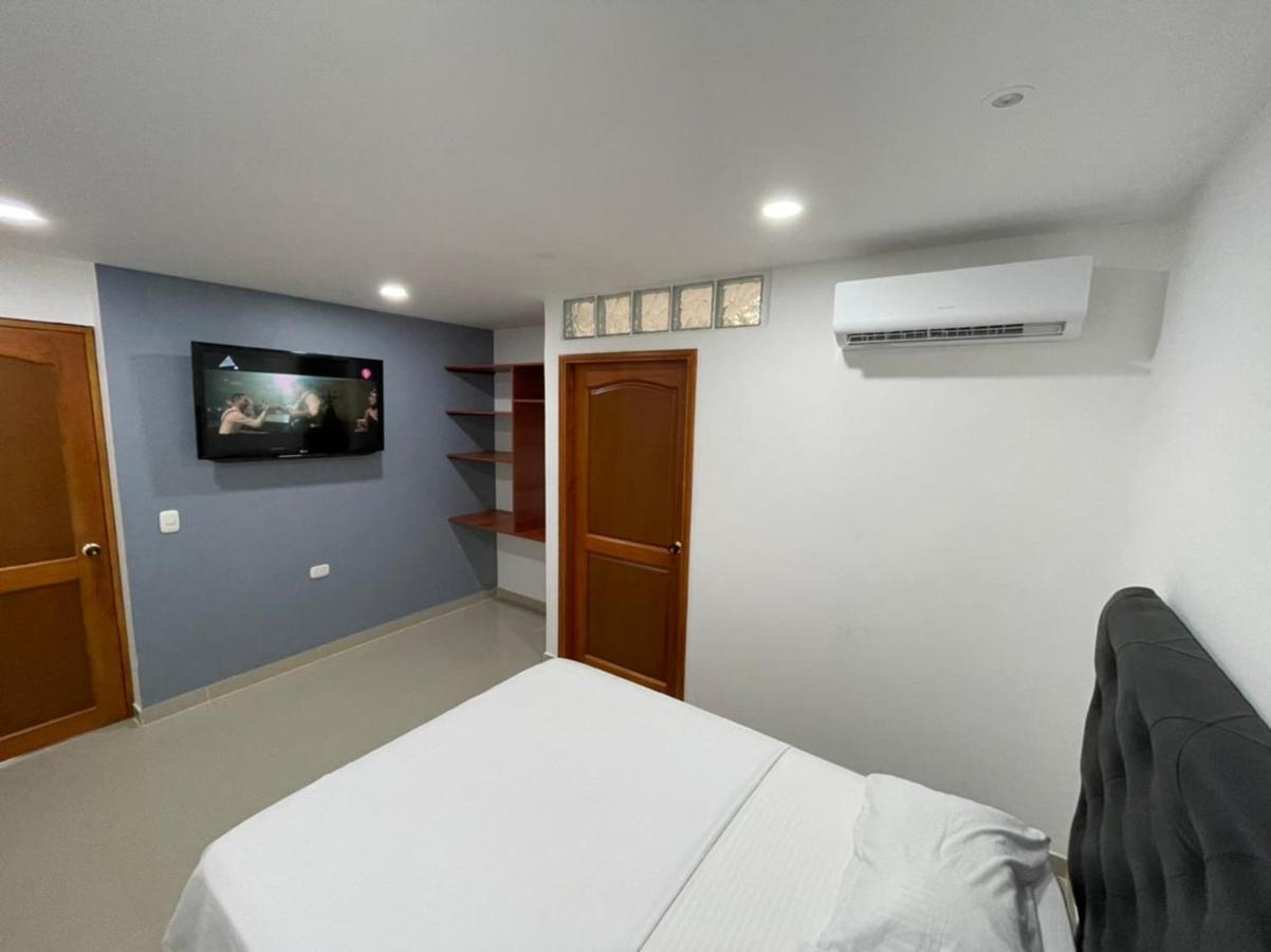 Hotel Aeromar Central Санта Марта Екстериор снимка